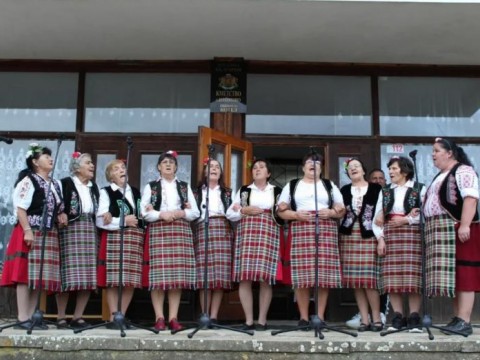 Село Нейково отпразнува петото издание на празника на българския фолклор и традиционните ястия