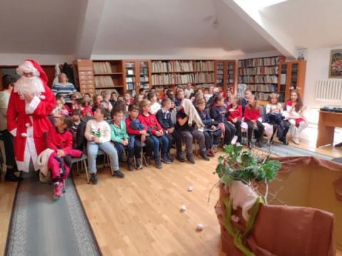 „Коледна магия“ 2025 завърши с награждаване в Регионална библиотека „Сава Доброплодни“ – Сливен