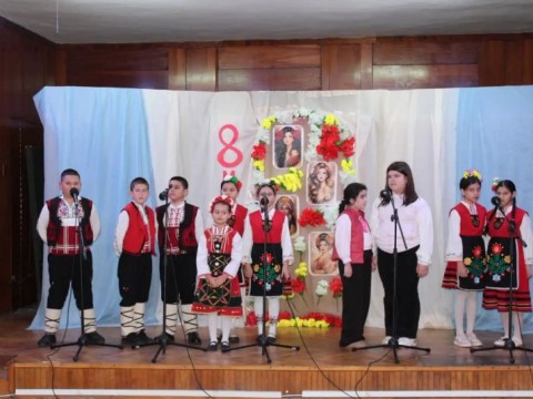 Тържеството „Мисия Жена“ събра препълнена зала в Котел