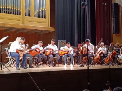 "Музиката вместо улицата" отбеляза 15 години с концерт в зала"Сливен"
