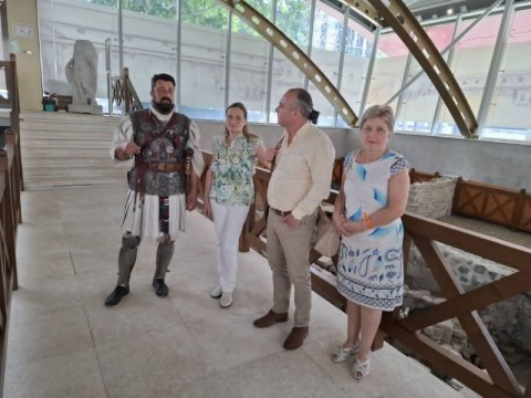 Юлия Алба