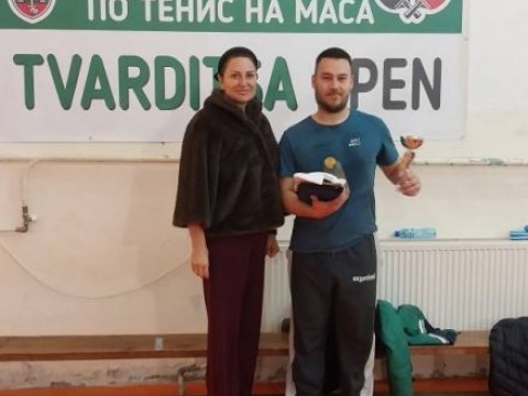 Открит турнир по тенис на маса в Твърдица – спортен дух, емоции и отлични резултати!