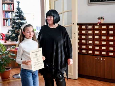 „Коледна магия“ 2025 завърши с награждаване в Регионална библиотека „Сава Доброплодни“ – Сливен