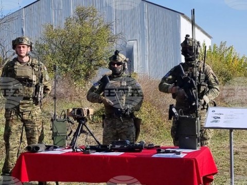 Премиерът и министърът на отбраната бяха гости на командно-щабно учение на Многонационалната бойна група на НАТО в България