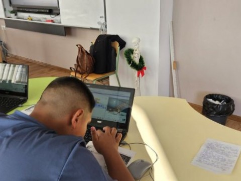 Коледни истории със Skratch по НП“Иновации в действие“ –Модул 1 „Интердисциплинарни уроци“ в ОУ “Панайот Хитов“