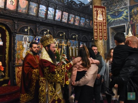 Митрополит Арсений с благословение и подкрепа за многодетни семейства в Сливен