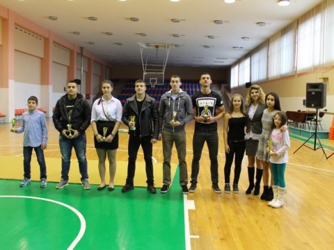 Връчиха наградите на най-добрите спортисти и треньори за 2016 г. от Спортното училище в Сливен