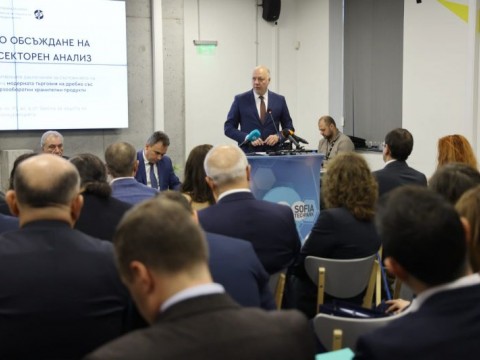 Премиерът Росен Желязков: Няма данни за спекулативно повишаване на цените във връзка с въвеждането на еврото
