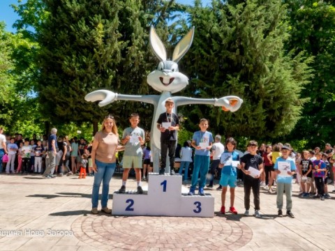 Турнир по лека атлетика събра ученици в Нова Загора по повод Деня на българския спорт