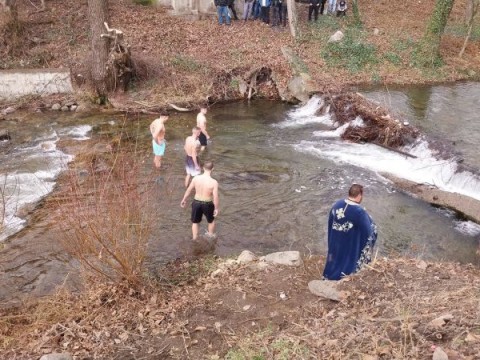 Твърдица спази традицията на Богоявление