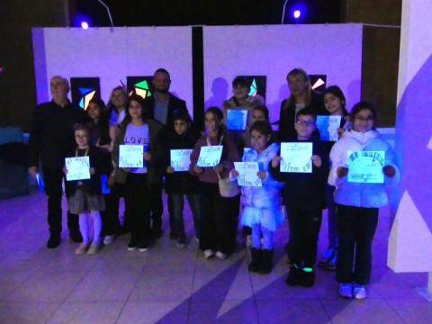 Изложбата „Neon Nights vol. 2“ на Илия Бояров открита в ХГ „Руси Карабиберов“