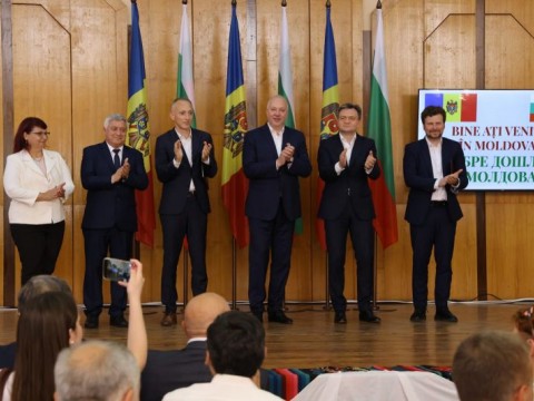 Филиалът на Русенския университет „Ангел Кънчев“ официално получи сградата на бившия Тараклийски университет