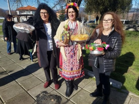 С тържествен ритуал в Пъдарево бе поставено началото на новата лозарска година