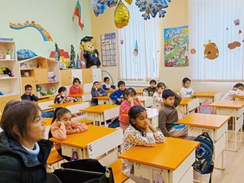 Традициите оживяват: „Приказка за мартеницата“ – от музея до класната стая в ОУ „Капитан Петър Пармаков“ – Градец