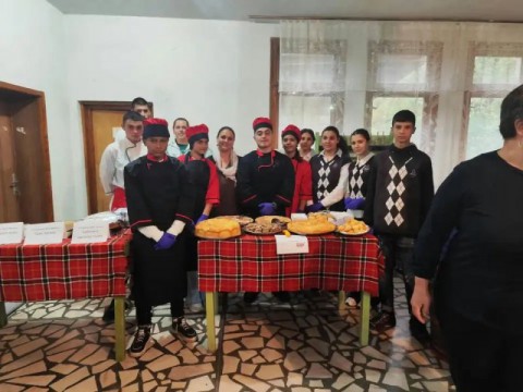 Фолклор и традиционни ястия събраха жители и гости на празник в Нейково