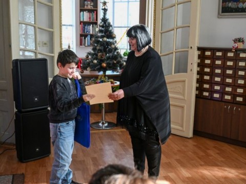 „Коледна магия“ 2025 завърши с награждаване в Регионална библиотека „Сава Доброплодни“ – Сливен