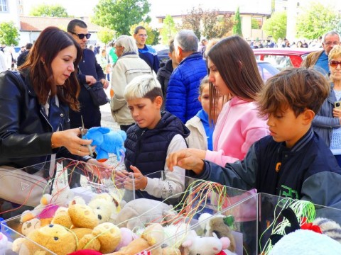 Ретро парад „Класика на колела“ върна духа на миналото в Нова Загора