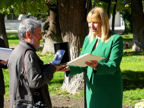 Нова Загора откри паметник на Стоян Омарчевски – родолюбеца, завещал на България Деня на народните будители