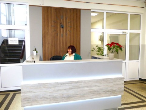 Честит Бабинден! Община Нова Загора с признание към екипа на Родилното отделение