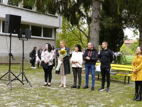 Бял кладенец отпразнува Димитровден с вяра, песни и кръшни хора