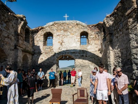 Тържествено преосветиха храм „Св. Петка“ в Твърдица и отслужиха литургия на Потопената църква