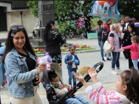 Котел празнува 1 юни с мащабен и пъстър детски празник