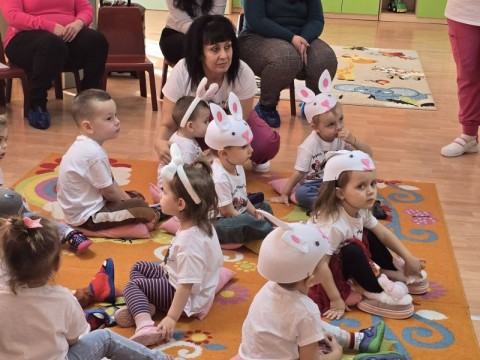 „Утринна история“ – споделена грижа и споделен успех в яслените групи на ДГ „Еделвайс“