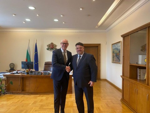  Заместник министър-председателят Атанас Зафиров се срещна с посланика на Кралство Нидерландия у нас Н. Пр. Артург ден Хартог