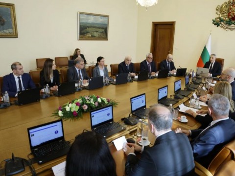 Премиерът Андрей Гюров: Изборите са инвестиция в доверието между гражданите и институциите