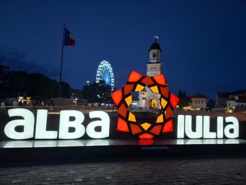 Юлия Алба