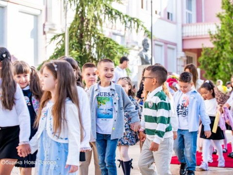 3 045 ученици започнаха новата учебна година в община Нова Загора