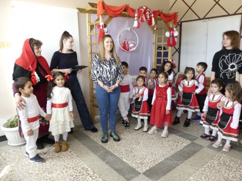 Традиционната мартенска изложба в с. Новоселец събра над 450 участници от страната