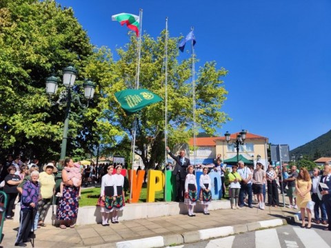 450 сърца биха в един ритъм на празника „Балканът пее и разказва“ в Гурково