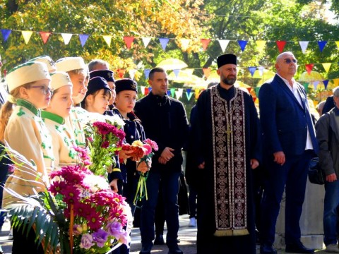 Нова Загора откри паметник на Стоян Омарчевски – родолюбеца, завещал на България Деня на народните будители