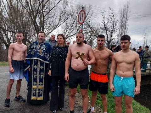 Твърдица спази традицията на Богоявление