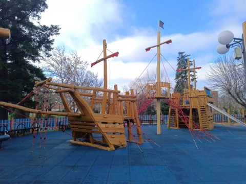 Приключи ремонтът на детската площадка в парк „Юнак“