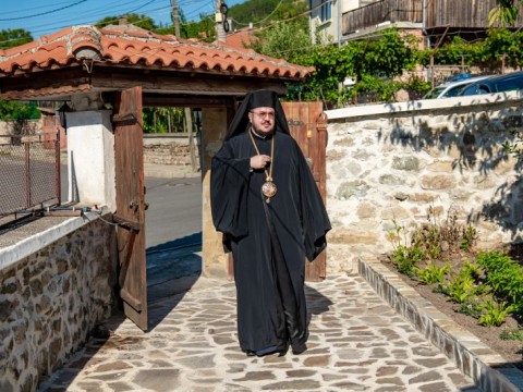Тържествено преосветиха храм „Св. Петка“ в Твърдица и отслужиха литургия на Потопената църква