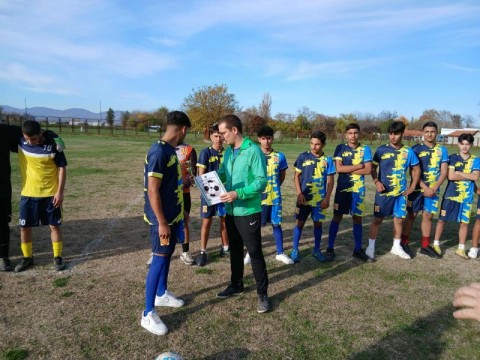 Футболни емоции и спортен хъс на Ученическите игри в Нова Загора