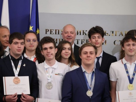 Желязков към българските олимпийци по природни науки: С такива светли умове като Вашите бъдещето на България е обещаващо