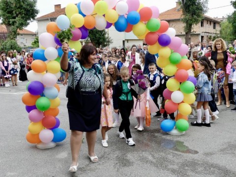 В община Нова Загора удари първият училищен звънец