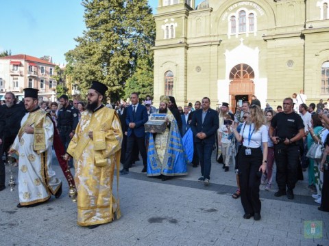 Бургас посрещна свещения Пояс на Пресвета Богородица