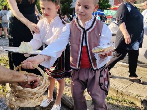 Боров дол отпразнува деня на селото с музика, танци и много настроение