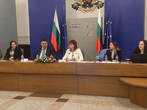  75 са жертвите на трафик, идентифицирани от Националната комисия за борба с трафика  на хора през 2025 г