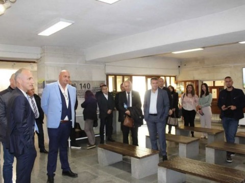 Министърът на образованието Красимир Вълчев гостува в Градец за Деня на народните будители