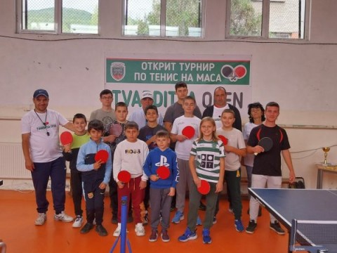 Открит турнир по тенис на маса в Твърдица – спортен дух, емоции и отлични резултати!