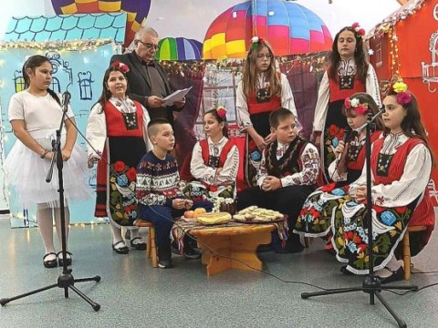  Коледно настроение в ОУ „Панайот Хитов“