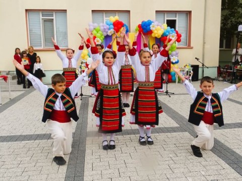 В община Нова Загора удари първият училищен звънец