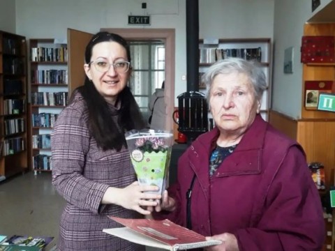 С поетична среща в библиотеката започнаха честванията за 8 март в Котел