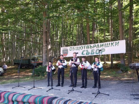 Общотвърдишки събор „Хайдушка поляна“ – мост между поколенията и пазител на родовата памет
