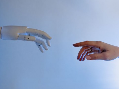 Човек vs Робот: Какъв е потенциалът на Изкуствения интелект?
